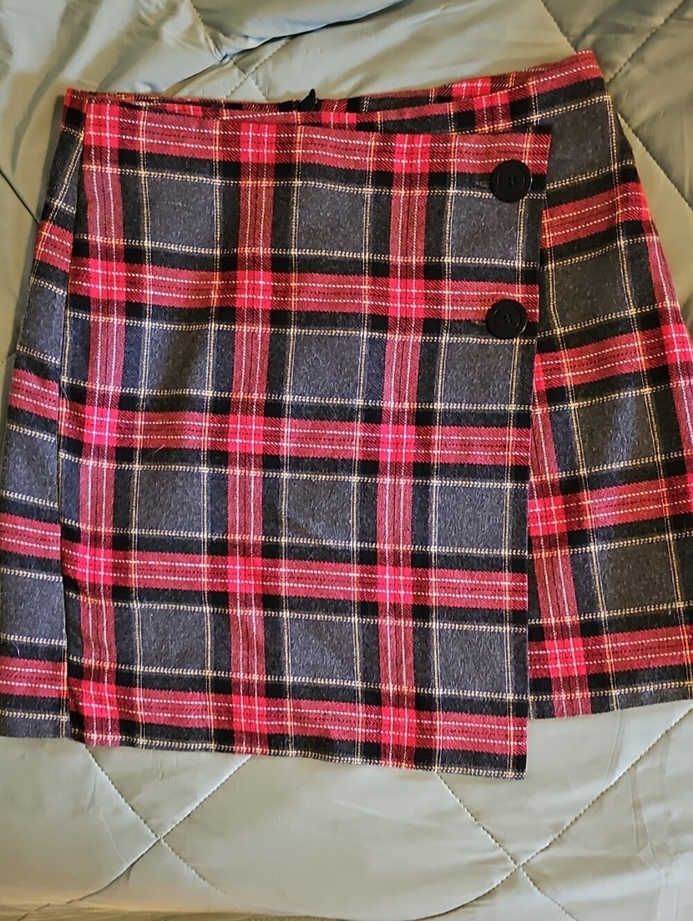 💜 Plaid Mini Skirt with Button Detail - 💜